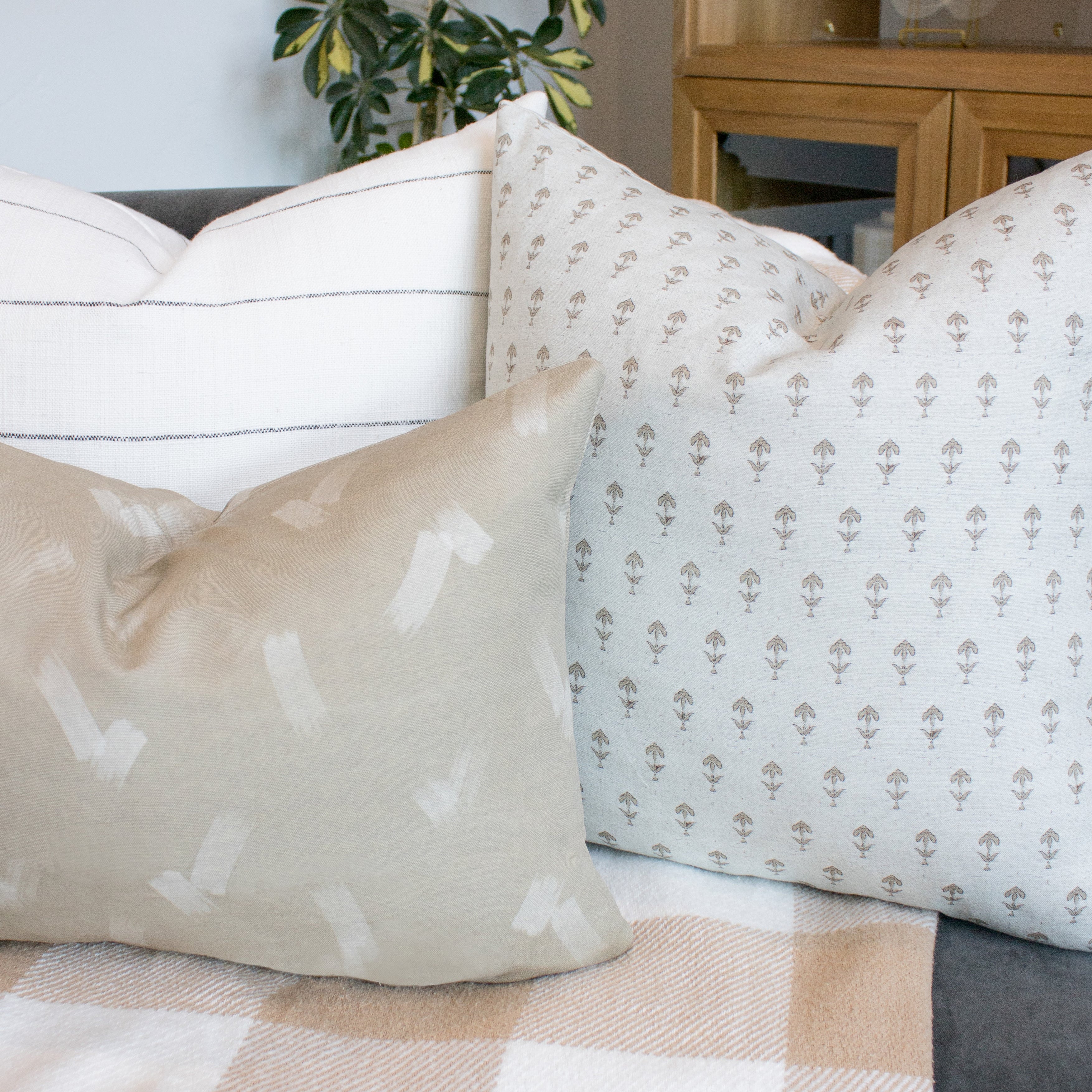 Brushstroke Pillow Cover in Sandstone